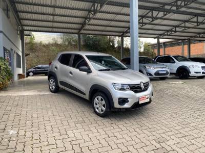 RENAULT - KWID - 2017/2018 - Prata - R$ 38.700,00