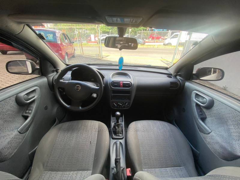 CHEVROLET - CORSA - 2010/2011 - Branca - R$ 32.000,00