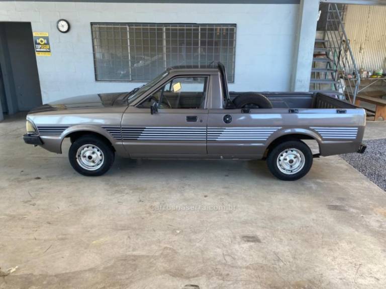 FORD - PAMPA - 1994/1995 - Bege - R$ 23.400,00