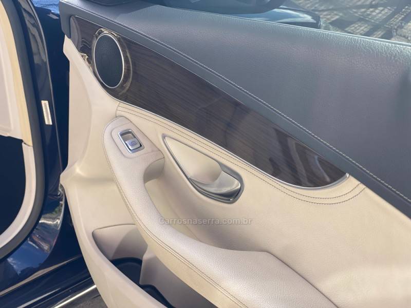 MERCEDES-BENZ - C 180 - 2014/2015 - Azul - Sob Consulta