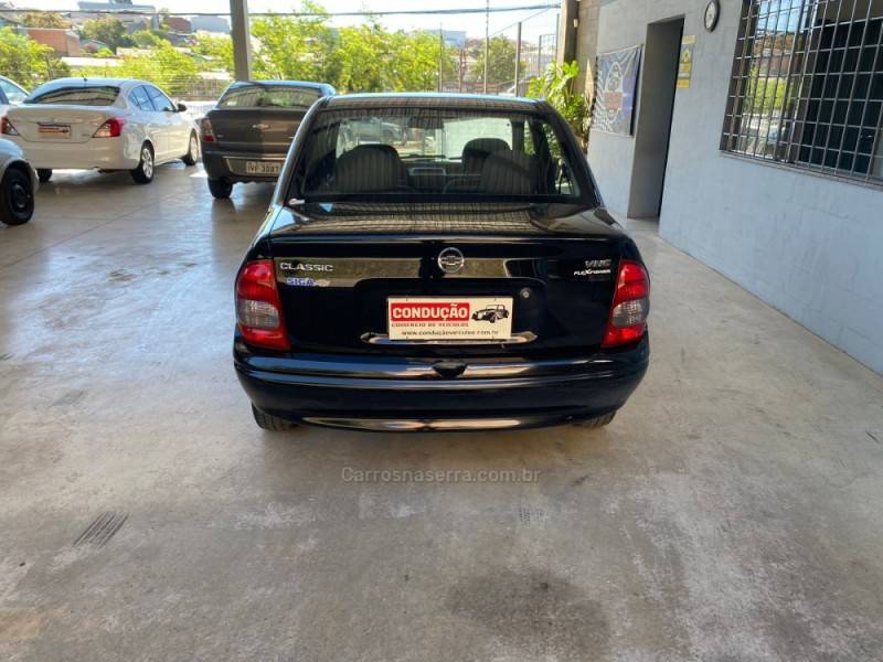 CHEVROLET - CLASSIC - 2006/2006 - Prata - R$ 15.700,00