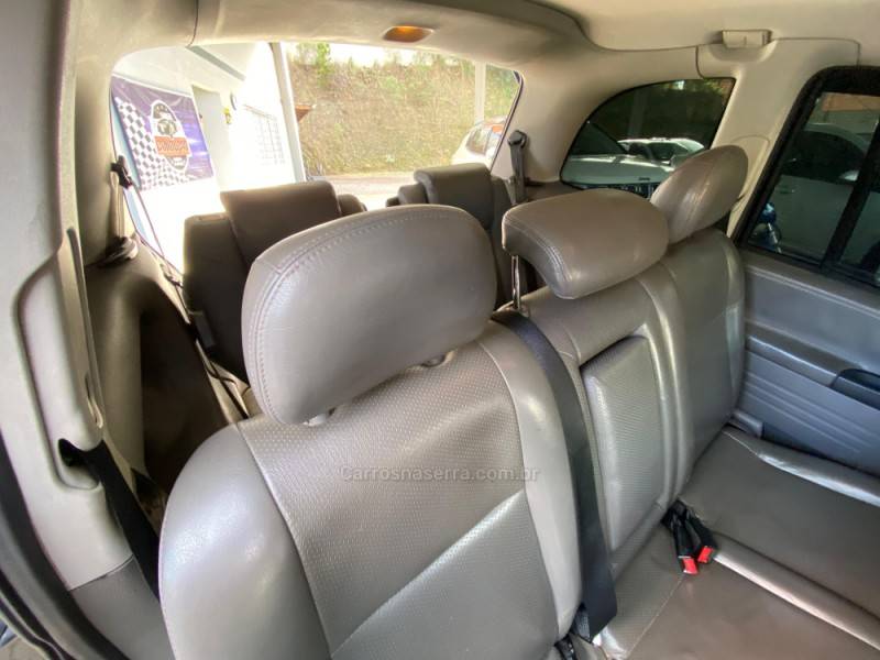 CHEVROLET - ZAFIRA - 2004/2005 - Preta - R$ 28.700,00