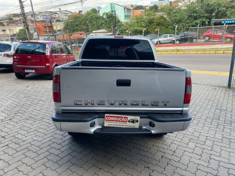 CHEVROLET - S10 - 2004/2004 - Prata - R$ 60.000,00
