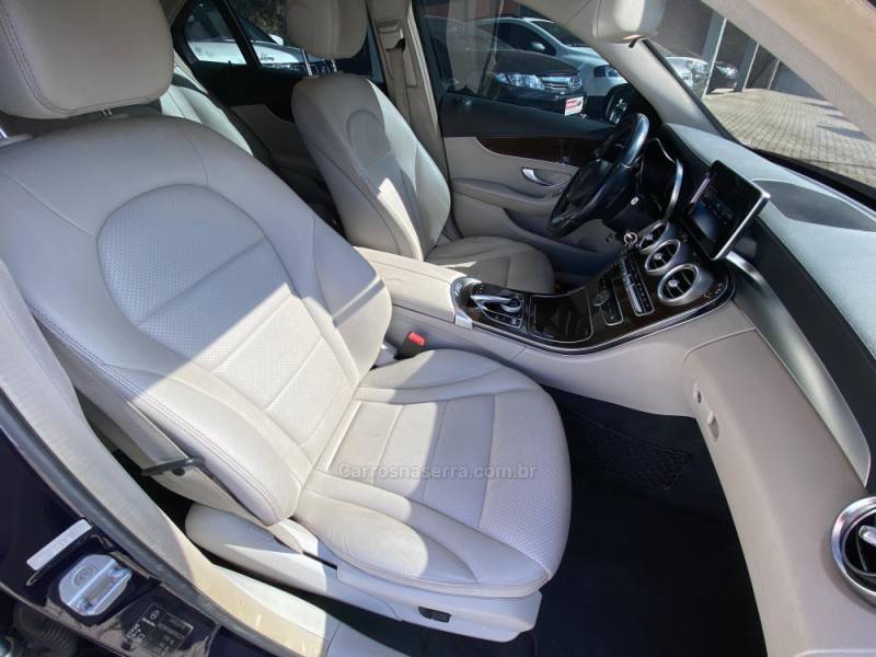 MERCEDES-BENZ - C 180 - 2014/2015 - Azul - Sob Consulta