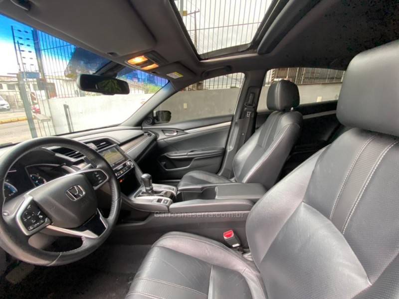 HONDA - CIVIC - 2017/2017 - Branca - R$ 128.000,00