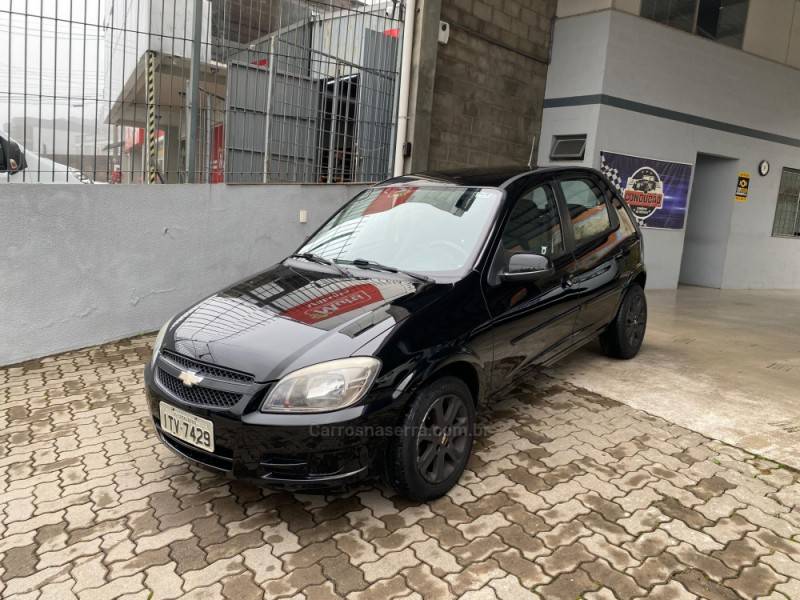 CHEVROLET - CELTA - 2012/2013 - Preta - R$ 31.000,00