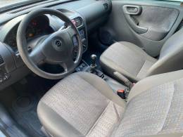 CHEVROLET - CORSA - 2011/2012 - Prata - R$ 33.400,00