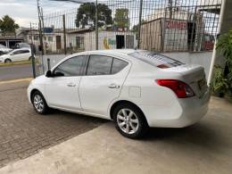 NISSAN - VERSA - 2014/2013 - Branca - R$ 42.800,00