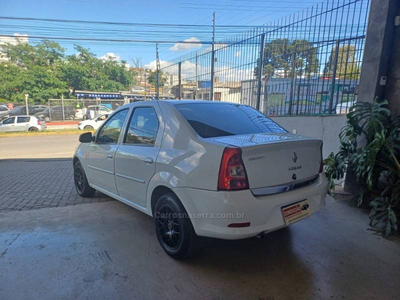 RENAULT - LOGAN - 2013/2013 - Branca - R$ 29.400,00