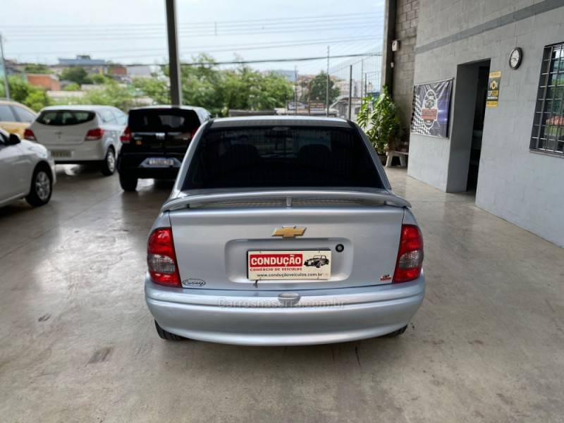 CHEVROLET - CLASSIC - 2008/2009 - Prata - R$ 19.900,00