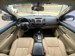 TOYOTA - HILUX SW4 - 2014/2014 - Branca - R$ 157.800,00