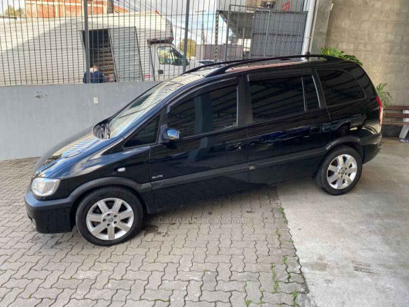 CHEVROLET - ZAFIRA - 2004/2005 - Preta - R$ 28.700,00