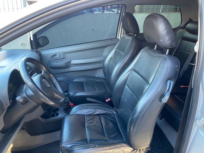 VOLKSWAGEN - FOX - 2009/2009 - Prata - R$ 28.400,00