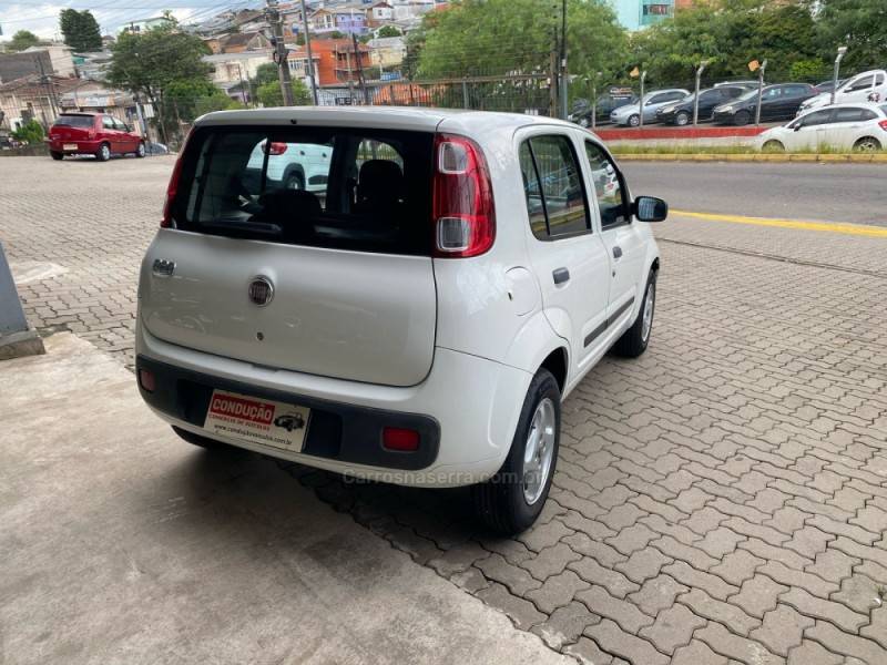 FIAT - UNO - 2012/2013 - Branca - R$ 33.000,00
