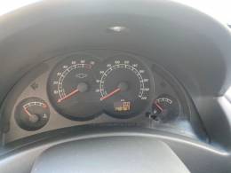 CHEVROLET - CORSA - 2010/2011 - Branca - R$ 32.000,00