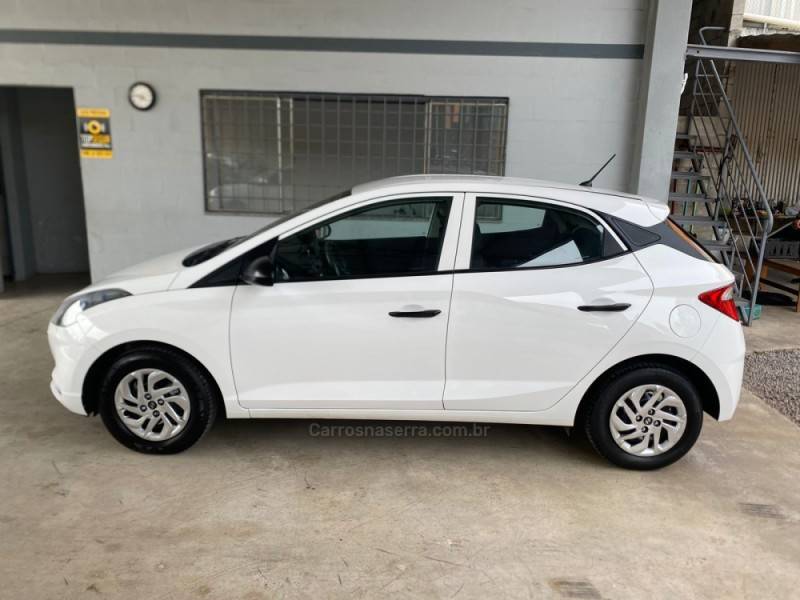HYUNDAI - HB20 - 2019/2020 - Branca - R$ 54.800,00