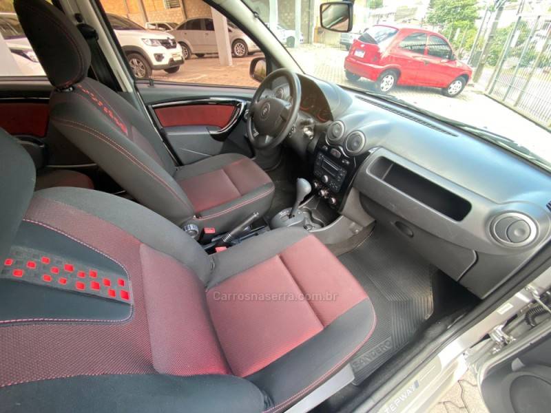 RENAULT - SANDERO - 2012/2013 - Prata - R$ 42.900,00