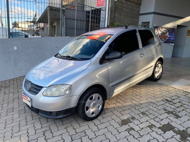 VOLKSWAGEN - FOX - 2009/2009 - Prata - R$ 28.400,00