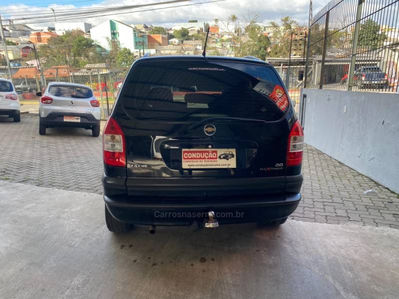 CHEVROLET - ZAFIRA - 2004/2005 - Preta - R$ 28.700,00