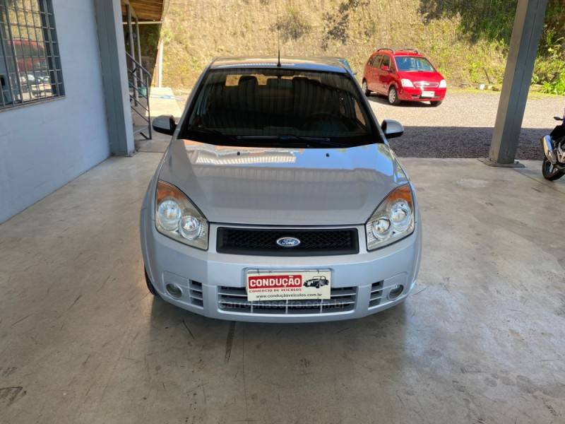 FORD - FIESTA - 2010/2010 - Prata - R$ 28.300,00