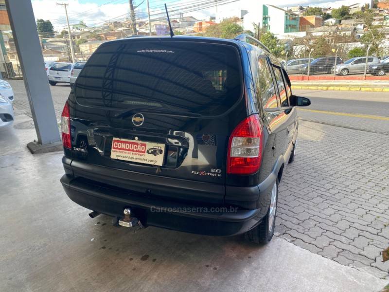 CHEVROLET - ZAFIRA - 2004/2005 - Preta - R$ 28.700,00