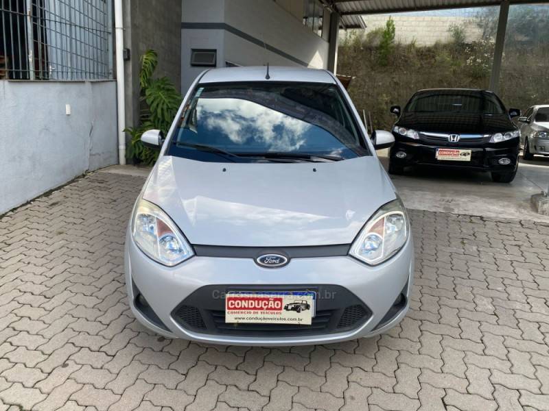 FORD - FIESTA - 2013/2014 - Prata - R$ 36.900,00