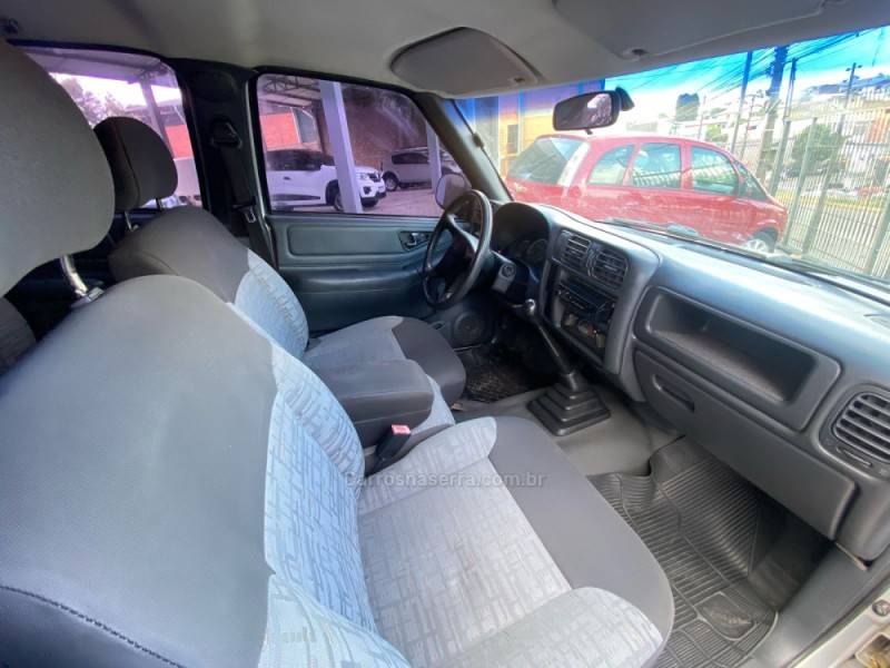CHEVROLET - S10 - 2004/2004 - Prata - R$ 60.000,00