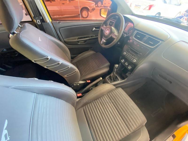 VOLKSWAGEN - CROSSFOX - 2012/2012 - Amarela - R$ 37.900,00