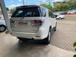 TOYOTA - HILUX SW4 - 2014/2014 - Branca - R$ 157.800,00
