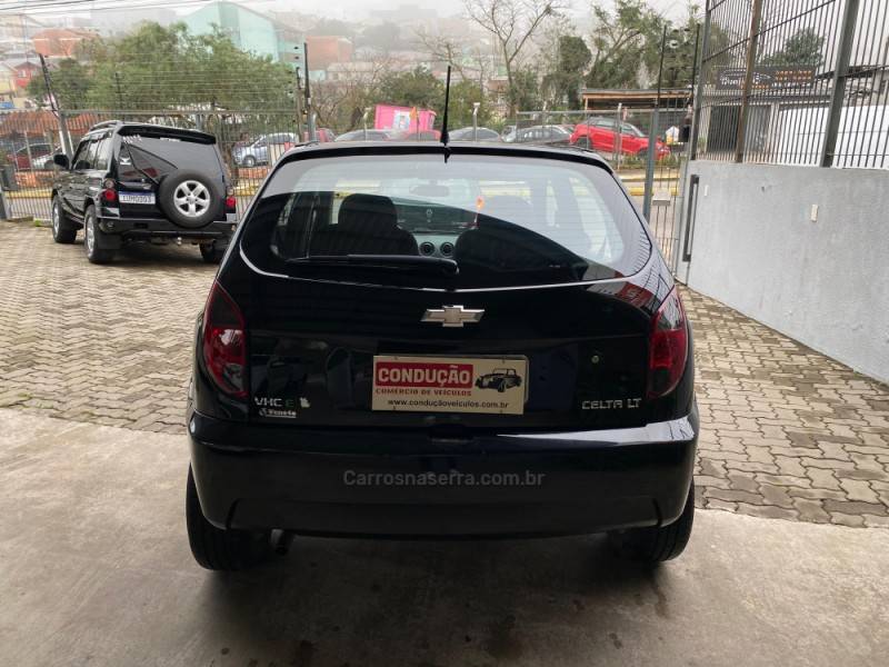 CHEVROLET - CELTA - 2012/2013 - Preta - R$ 31.000,00