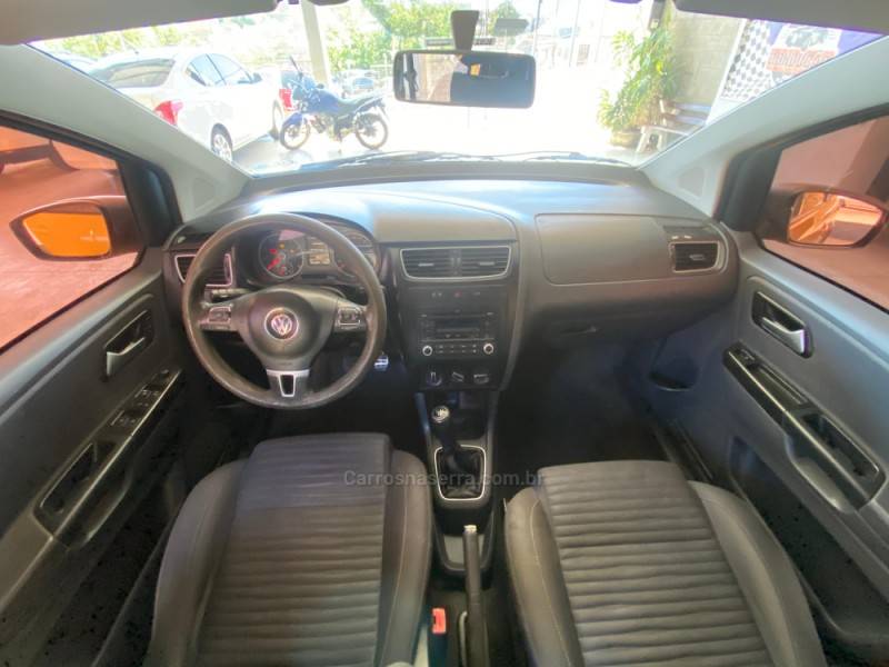 VOLKSWAGEN - CROSSFOX - 2012/2012 - Amarela - R$ 37.900,00
