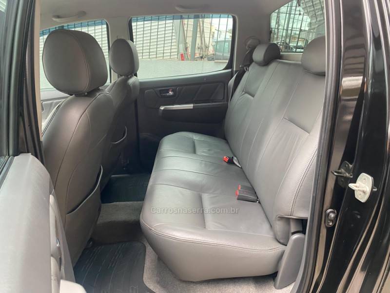 TOYOTA - HILUX - 2013/2013 - Preta - R$ 135.000,00