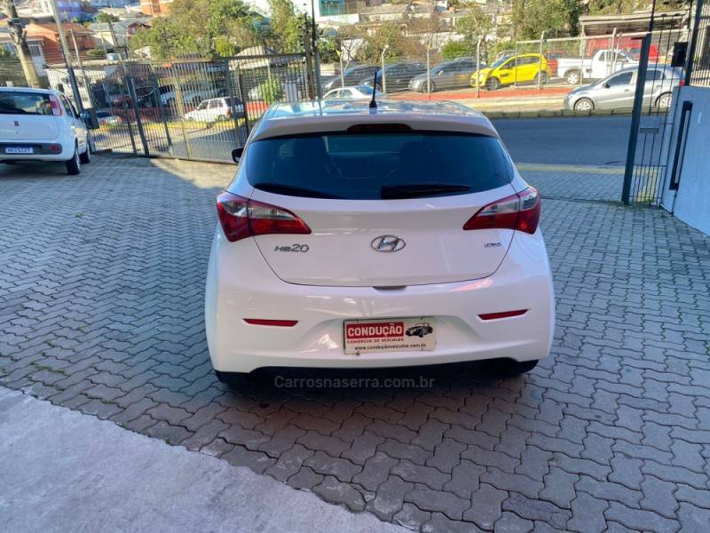 HYUNDAI - HB20 - 2014/2015 - Branca - R$ 43.800,00