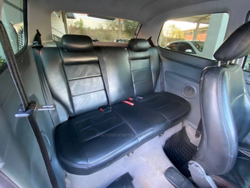 VOLKSWAGEN - FOX - 2009/2009 - Prata - R$ 28.400,00