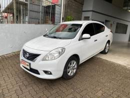 NISSAN - VERSA - 2014/2013 - Branca - R$ 42.800,00