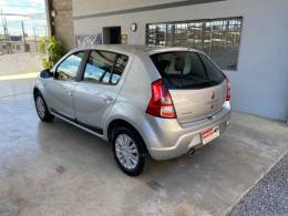 RENAULT - SANDERO - 2012/2012 - Prata - R$ 32.500,00