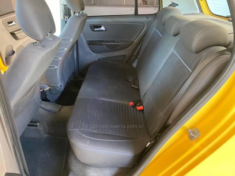 VOLKSWAGEN - CROSSFOX - 2012/2012 - Amarela - R$ 37.900,00