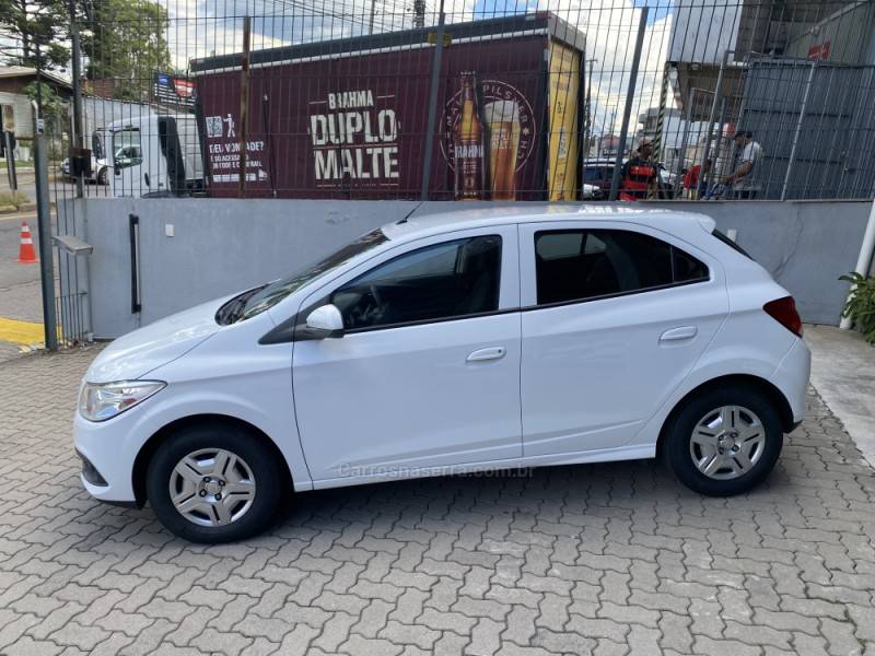 CHEVROLET - ONIX - 2013/2014 - Branca - R$ 41.000,00