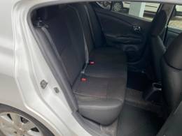 NISSAN - VERSA - 2014/2013 - Branca - R$ 42.800,00