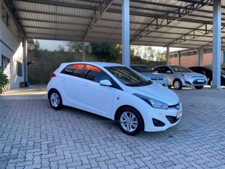 HYUNDAI - HB20 - 2014/2015 - Branca - R$ 43.800,00