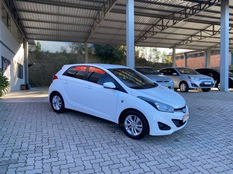 HYUNDAI - HB20 - 2014/2015 - Branca - R$ 43.800,00
