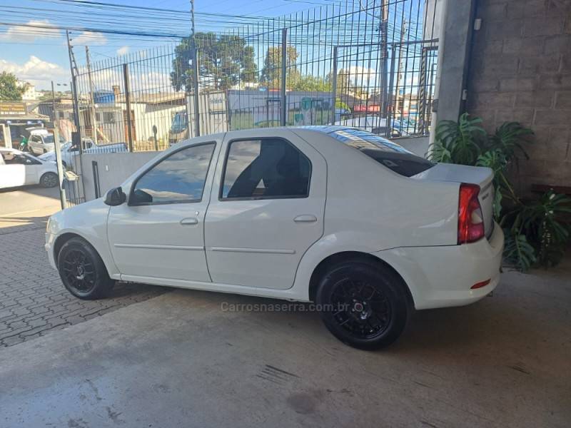 RENAULT - LOGAN - 2013/2013 - Branca - R$ 29.400,00