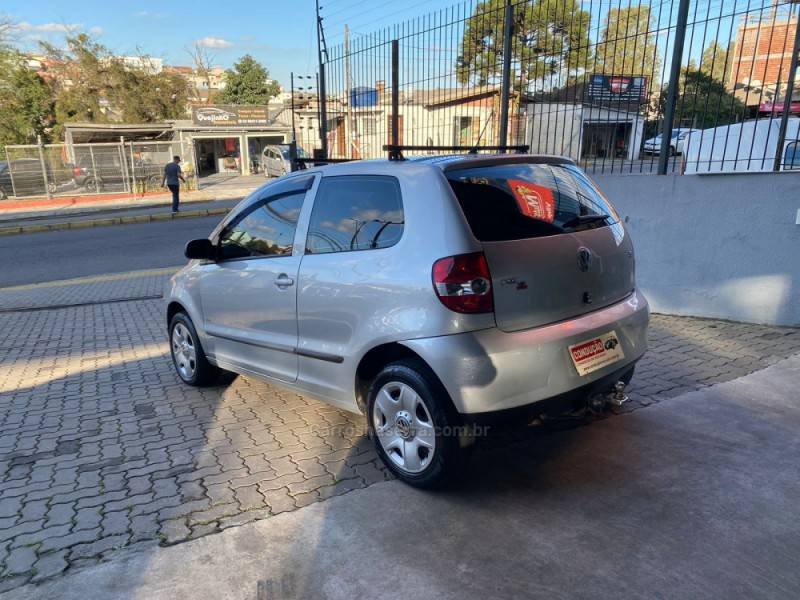 VOLKSWAGEN - FOX - 2009/2009 - Prata - R$ 28.400,00
