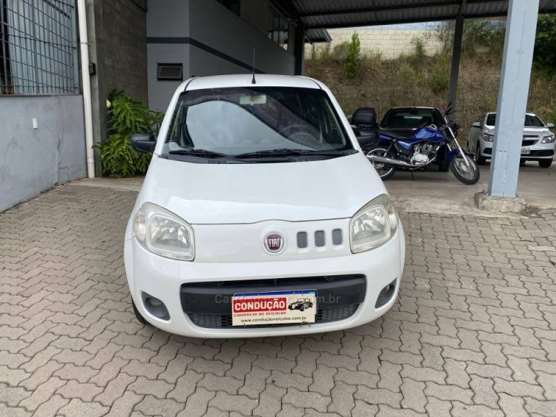 FIAT - UNO - 2012/2013 - Branca - R$ 33.000,00