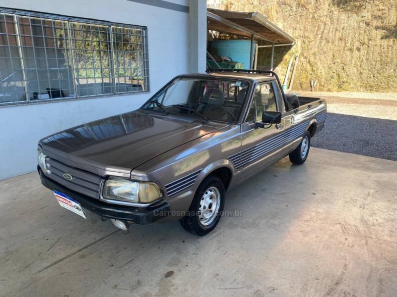 FORD - PAMPA - 1994/1995 - Bege - R$ 23.400,00