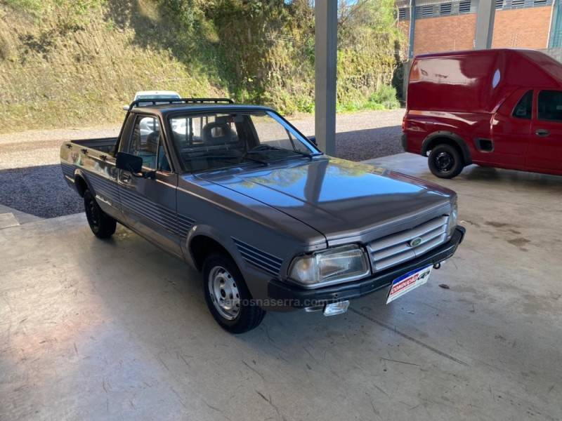 FORD - PAMPA - 1994/1995 - Bege - R$ 23.400,00