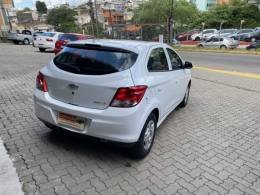 CHEVROLET - ONIX - 2013/2014 - Branca - R$ 41.000,00