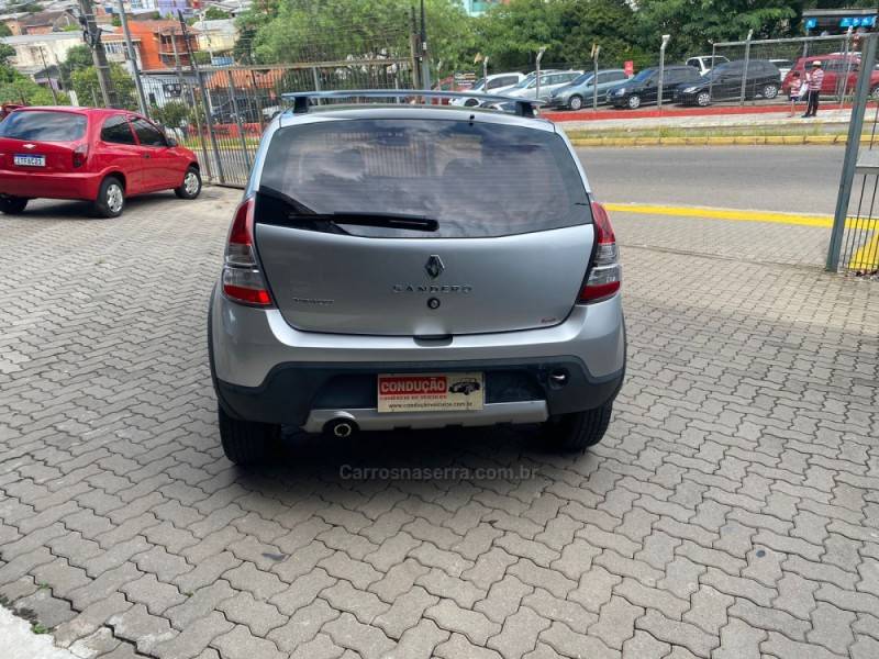 RENAULT - SANDERO - 2012/2013 - Prata - R$ 42.900,00